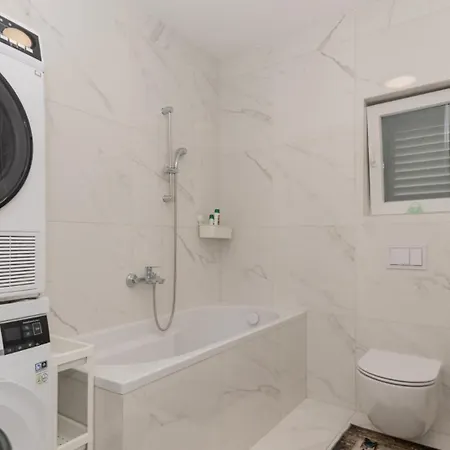 Star Hill - By Guide Villa *