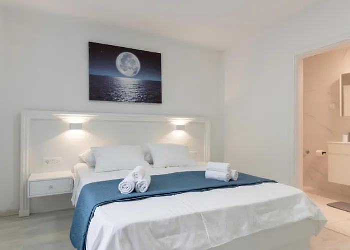 Star Hill - By Guide Villa *