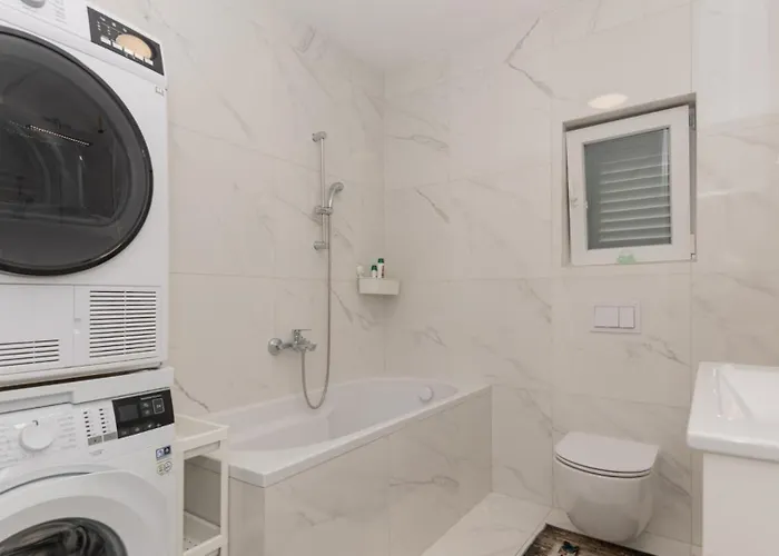 Star Hill - By Guide Villa *