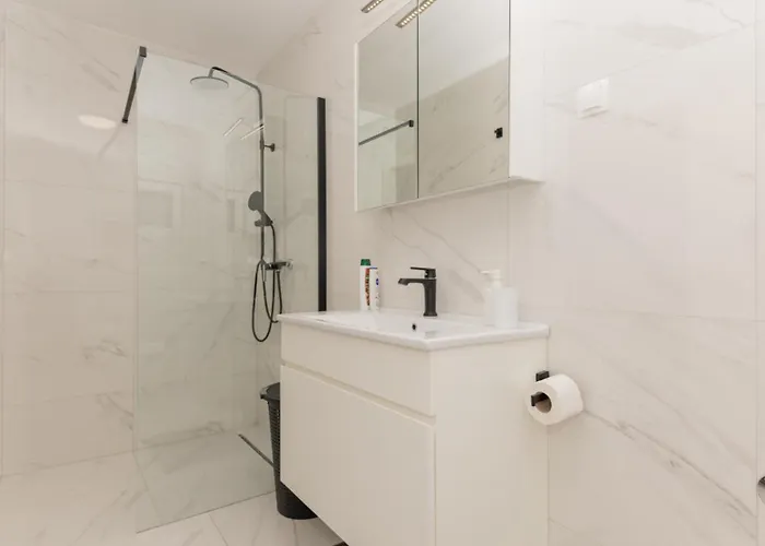 Villa Star Hill - By Guide *