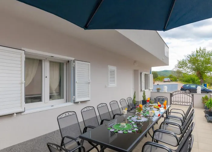 Star Hill - By Guide