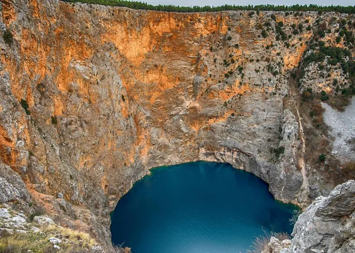 Star Hill - By Guide Villa