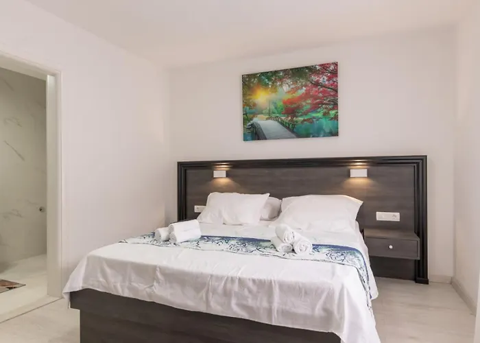 Star Hill - By Guide * Makarska