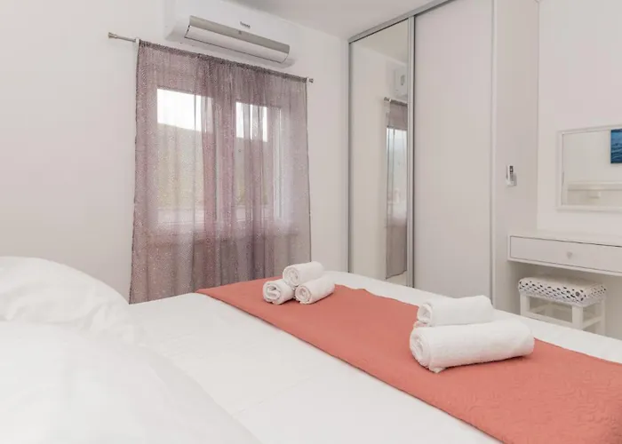 Villa Star Hill - By Guide *