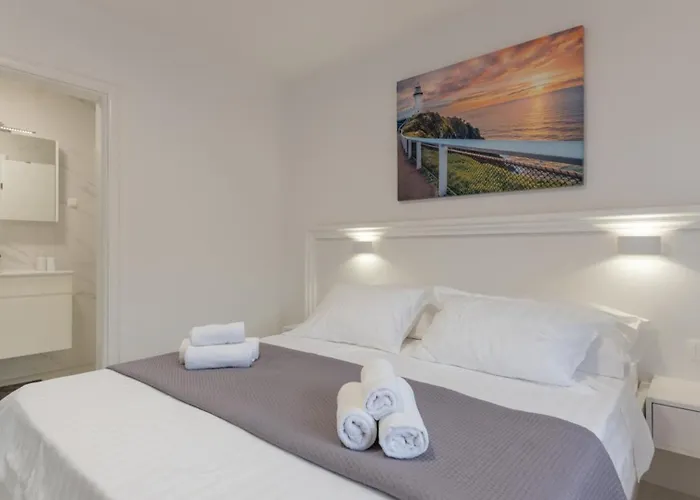 Villa Star Hill - By Guide *