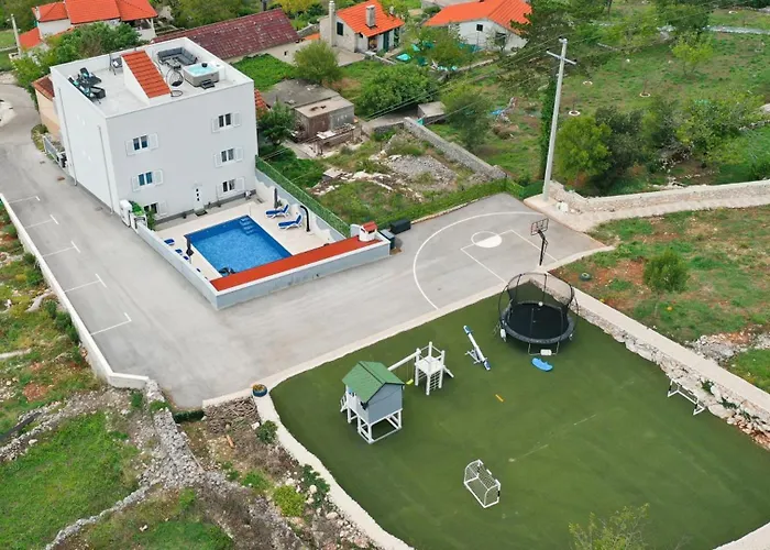 Villa Star Hill - By Guide *