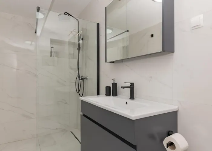 Villa Star Hill - By Guide *