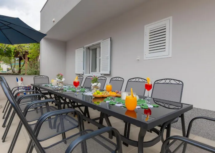 Villa Star Hill - By Guide